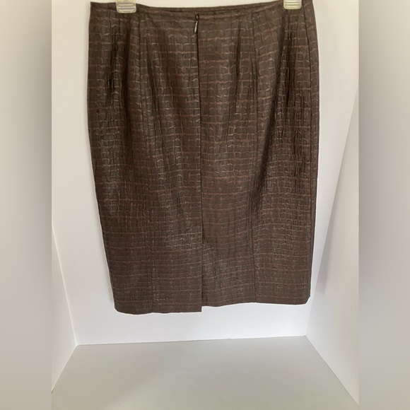 Tribal Women’s Stretch Extensible Brown Pencil Skirt, Croc Embossed, Size 4. - Picture 3 of 4